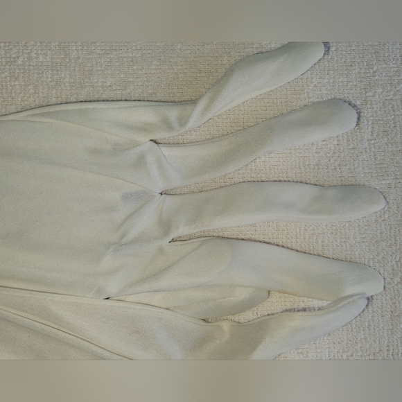 White evening gloves with creepy fingertips Halloween cosplay ice queen zombie - Picture 3 of 3
